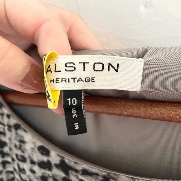 Halston Mini Dress Snakeskin Faux Wrap Ruched Mobwife Gray/Greige Black Sz 10 - Picture 3 of 14